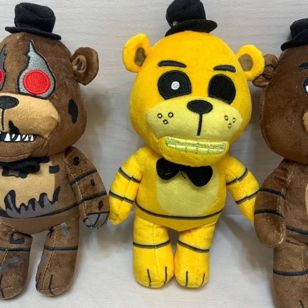 Lot x 3 Five Nights At‎ Freddy's 10 years 8